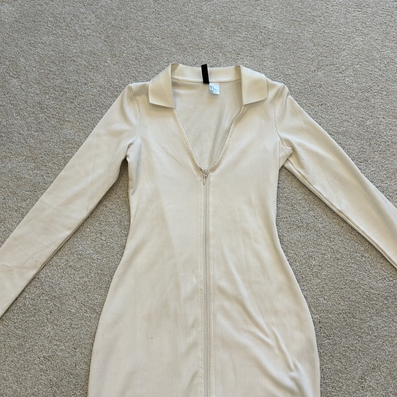 WHITE LONGSLEEVE BODYCON DRESS - Picture 3 of 9